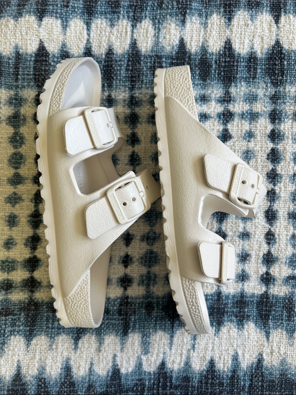 NWOT White Birkenstock Sandals - Size 36 - Picture 4 of 6